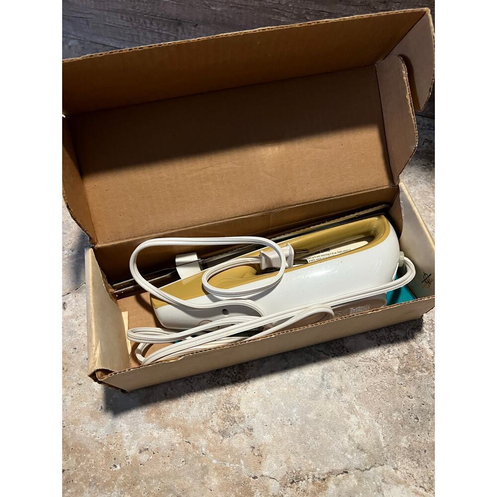 Vintage 1975 Scovill Hamilton Beach Electric Knife Model 265G Harvest Gold Cream - Picture 3 of 14